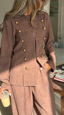 Buttoned brownSet